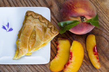 Organik şeftali pasta