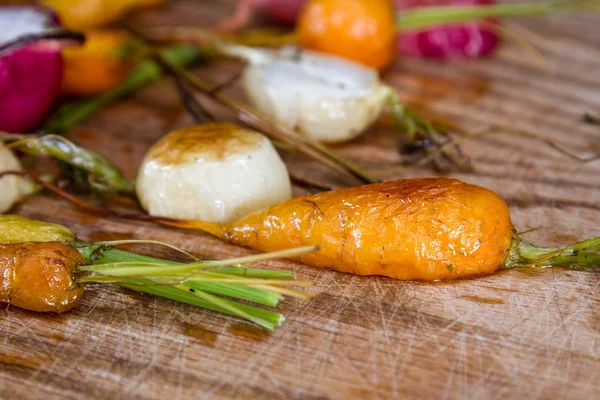 Légumes de jardin rôtis — Photo