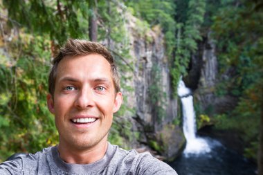 Selfie ile Toketee Falls