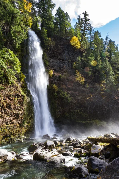 Mill creek falls — Stockfoto