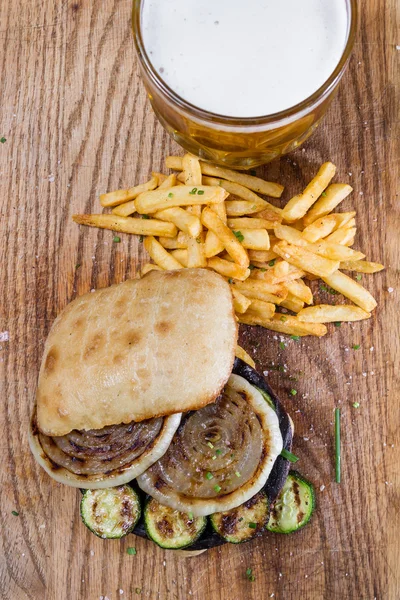 Sándwich de verduras a la parrilla —  Fotos de Stock