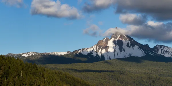 Mt Thielsen、オレゴン州 — ストック写真