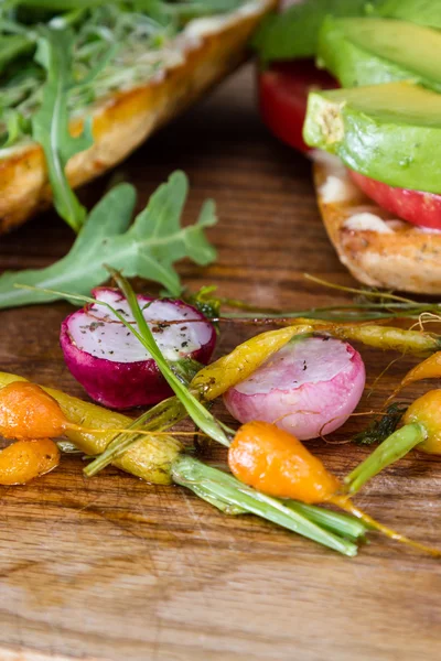 Tomato and avocado sandwich — Stock Photo, Image