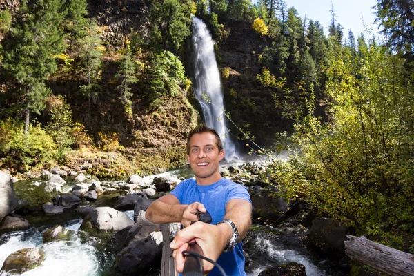 Selfie with a waterfall — Stock Photo, Image