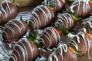 çikolata kaplı çilekler 