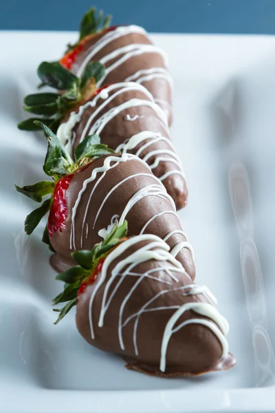 Chocolate covered strawberries — Stock Photo, Image