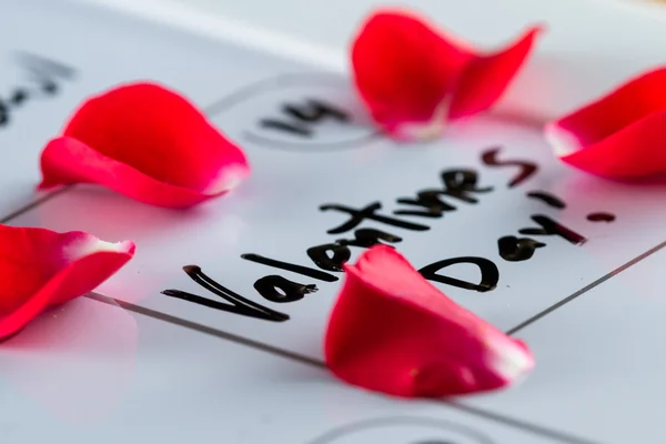 Día de San Valentín marcado en un calendario —  Fotos de Stock