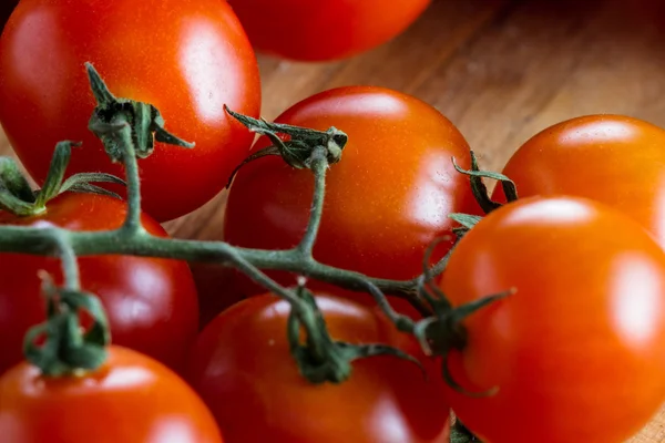 Vine ripe tomatoes — Stock Photo, Image