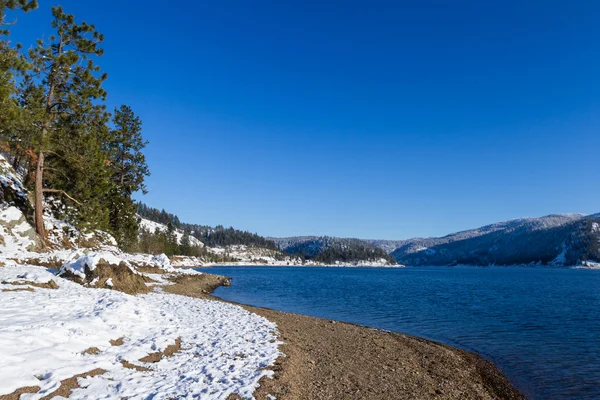 Hiver dans le lac Coeur d 'Alene — Photo