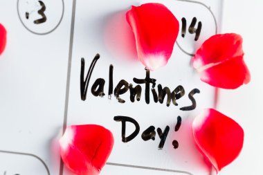 Sevgililer günü bir takvimde işaretlenmiş 