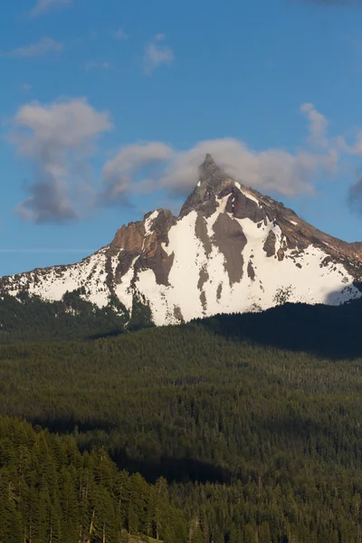 Mt Thielsen, Орегон — стокове фото