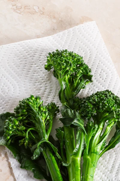 Broccolini frais cuits à la vapeur — Photo