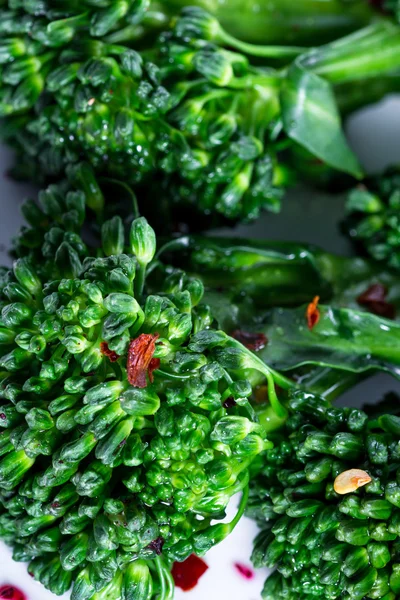 Świeże na parze broccolini — Zdjęcie stockowe