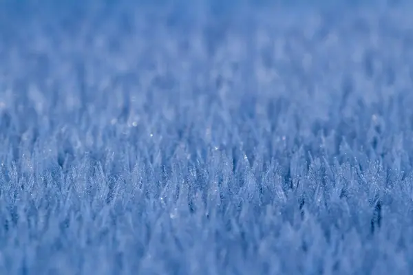 Formación natural de cristales de hielo en temperaturas frías — Foto de Stock