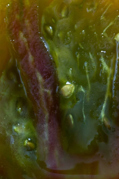 Organik heirloom domates dilimlenmiş — Stok fotoğraf