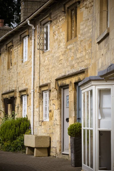 English Terraced Street Market Town Cotswolds — Stock Photo, Image