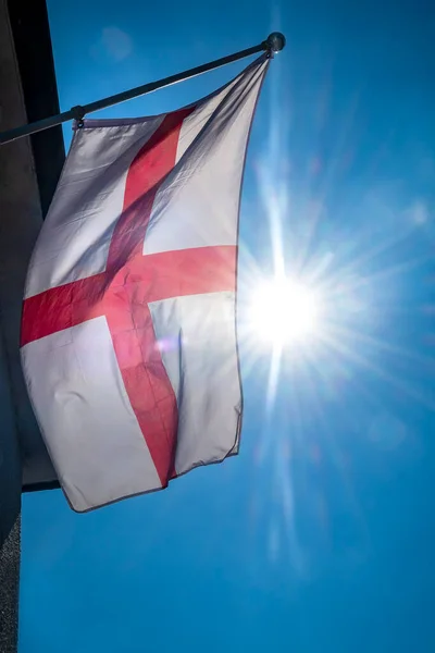 Brillante Sol Bandera Inglaterra Día Despejado —  Fotos de Stock