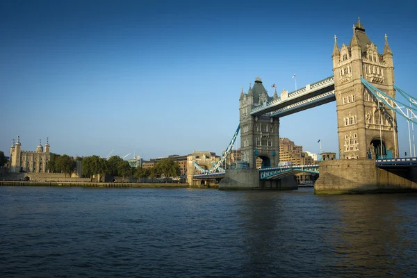 Ponte da Torre e Torre de Londres Imagem De Stock