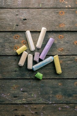 ahşap tahta ve tebeşir