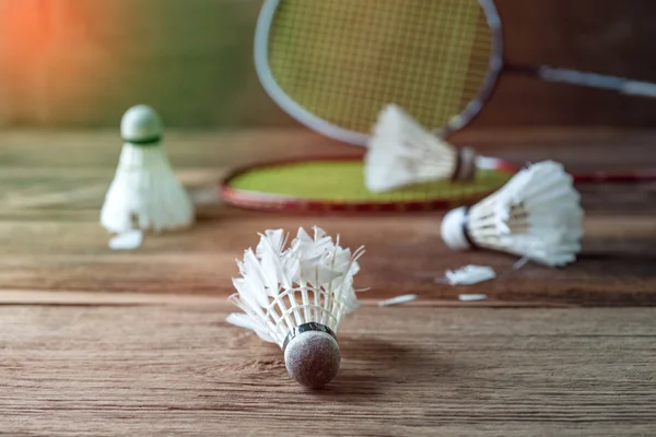 Een set badminton. Peddel en de pendelpik — Stockfoto