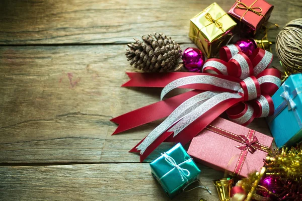 Christmas Krans på rustika trä bakgrund med kopia utrymme — Stockfoto
