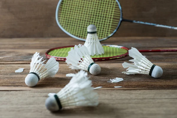 Ensemble de badminton. La pagaie et la navette — Photo