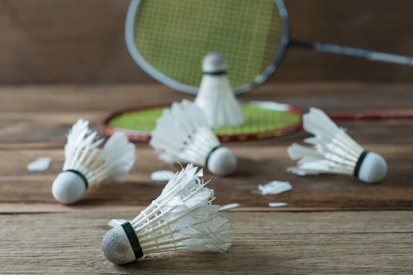 Ensemble de badminton. La pagaie et la navette — Photo