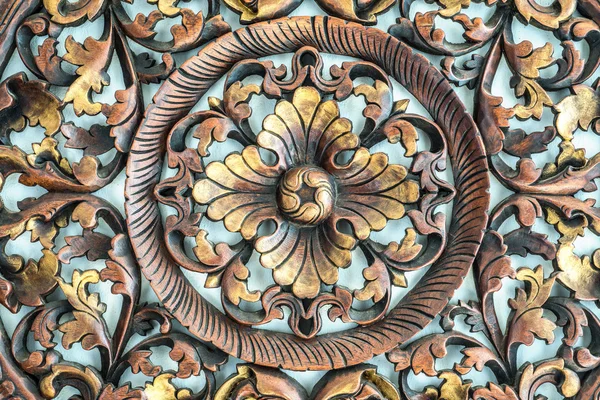 Rzeźbiony wzór na drewnie, element dekoracji — Zdjęcie stockowe