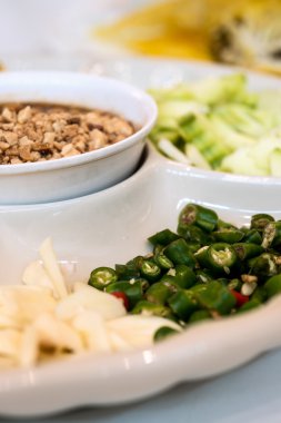 Turşu Vietnamlı köfte tamamladı