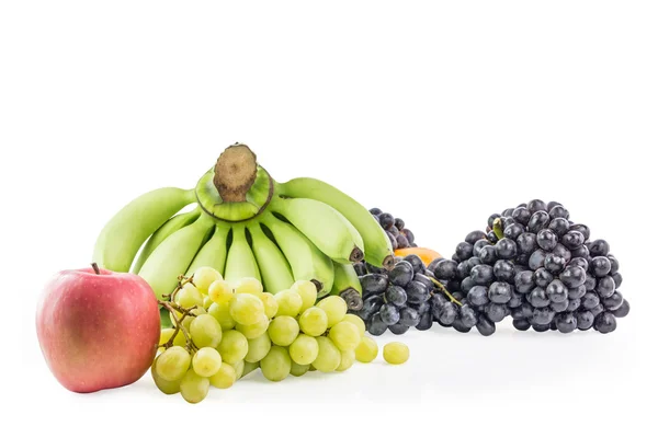 Verschillende vruchten geïsoleerd op wit — Stockfoto