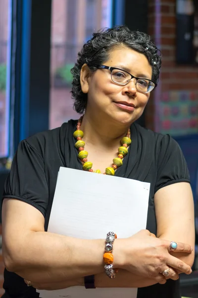 Professional Hispanic Woman Holding Papers — Stock Photo, Image