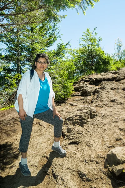 Gen X Mulher em um Dayhike — Fotografia de Stock