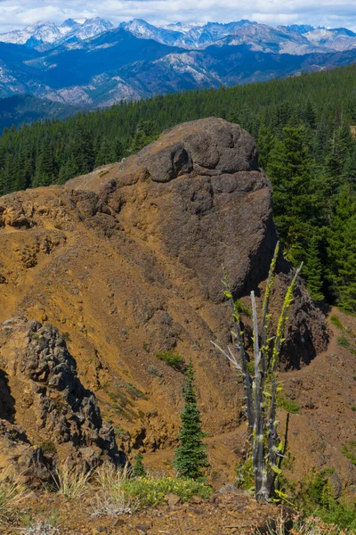 (Inggris) Male On Day Hike On Rocky Cliff Trail — Stok Foto