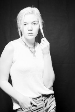 Genç relateable beyaz kadın