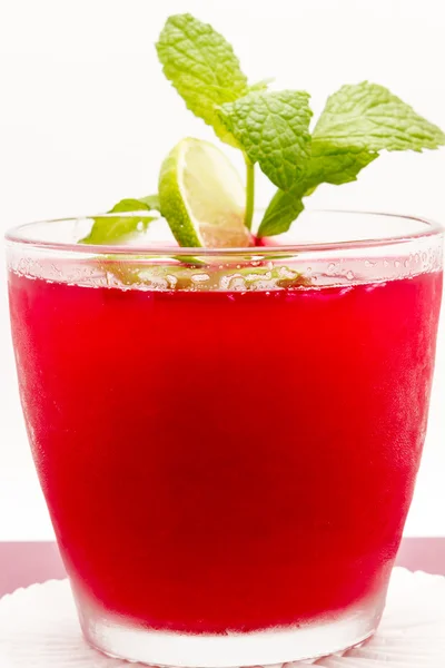 Fresh Mint In A Refreshing Drink — Stock Photo, Image