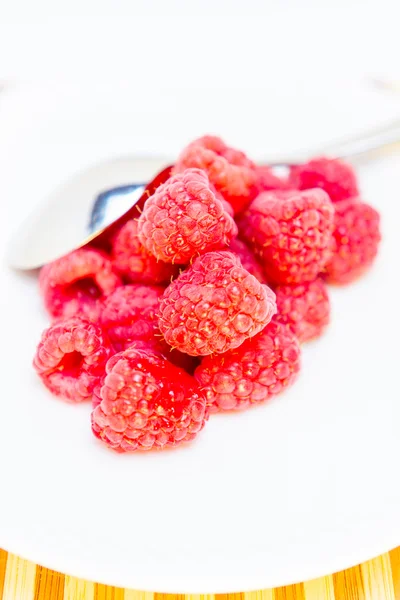 Ripe Raspberries on Plate — Stock Photo, Image