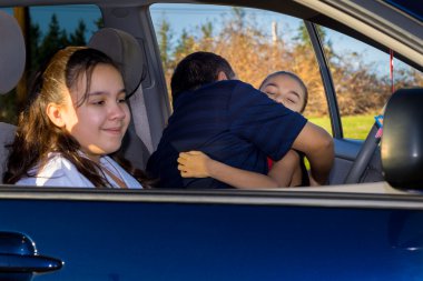 Baba Hugs kızıma araba