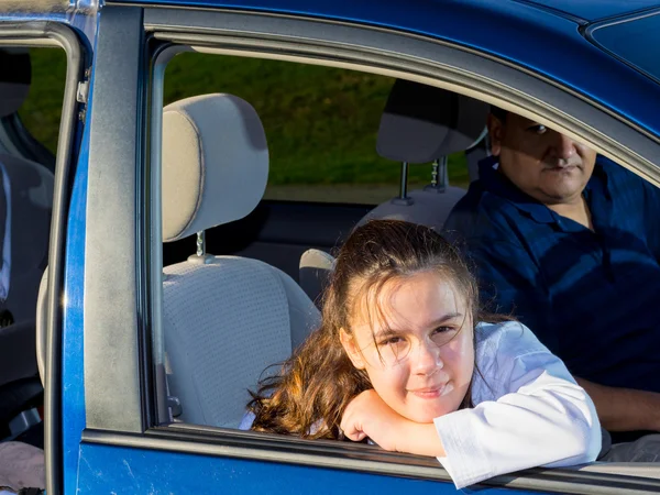 Father Drives Daughter To Martial Arts Practice — Stock Photo, Image