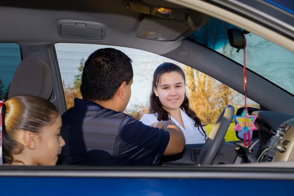 Father Sends Daughter Off To Martial Arts Practice — Stock Photo, Image