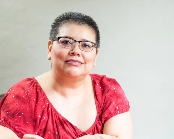 Латиноамериканка, диагностированная с раком груди — стоковое фото