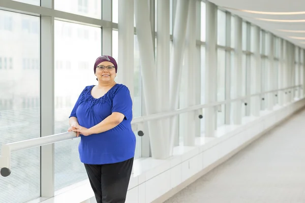 Breast Cancer Patient Wearing Hair Cap — Stock Photo, Image