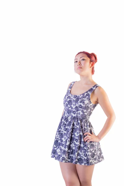 Junge asiatische Frau im kurzen Kleid — Stockfoto