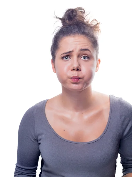 Junge kaukasische Hündin mit grauen Augen und braunen Haaren — Stockfoto