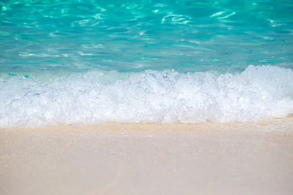 Hermosa arena y mar en la isla Similan, Thialand — Foto de Stock