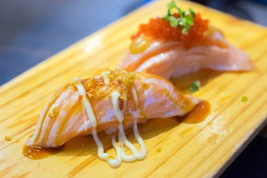 Somon Toro suşi ayarla