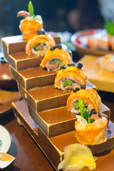 Set niku alaska maki, traditionelle japanische Küche — Stockfoto