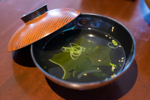Een kom van Japanse miso soep — Stockfoto