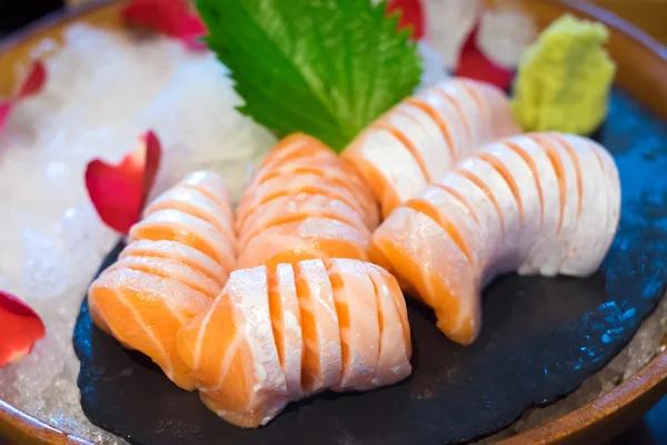 Salmón Toro Sashimi sobre hielo Imagen de stock