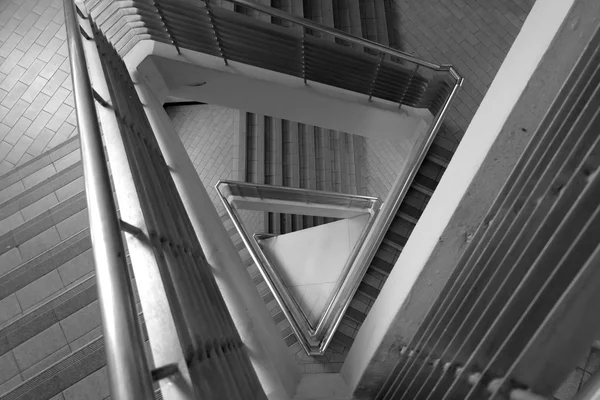 Padrão de escada triangular em tom preto e branco — Fotografia de Stock