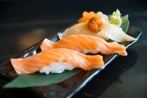 Close up salmon sushi and engawa sushi — Stock Photo, Image